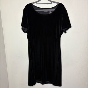 Black Velvet Short Sleeve Dress Size 12/14